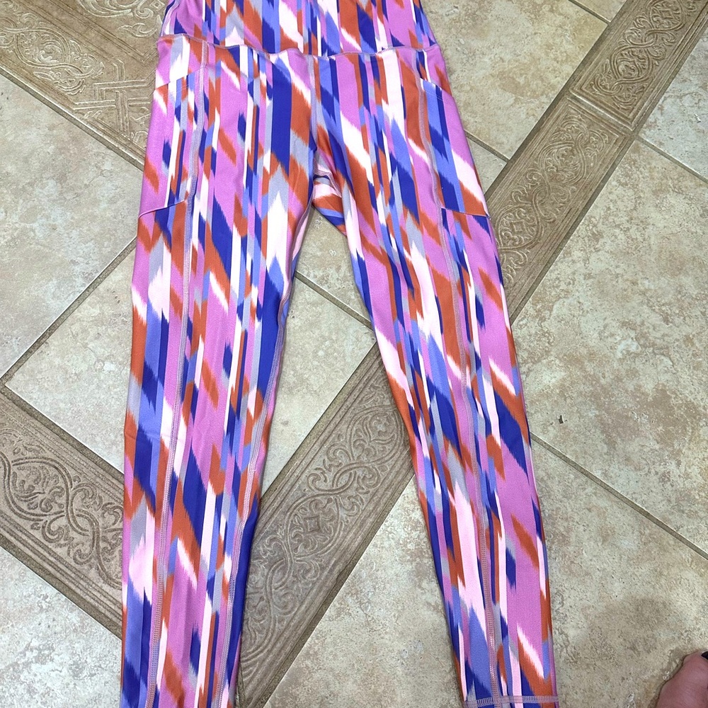 Savvi leggings! side pockets! size large